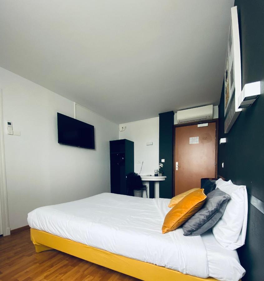 Hotel Air-Lane Saint-Léger-sous-Brienne エクステリア 写真